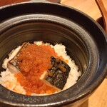 小料理 口箸 - 鰆とイクラの土鍋ご飯