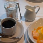 オー・ボール・ド・ロー - デザートに合わせてコーヒーを追加。コク深いのでミルクが合う。