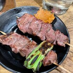 もつ焼き にんべん - はつ&かしら