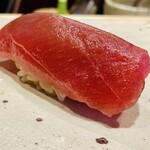 すしやのたい悟 - 赤身　右にならへの号令と。