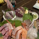 魚や大将 - 7種刺身盛り合わせ 2,400円