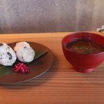 さじこよみ - むかごおむすびと呉汁