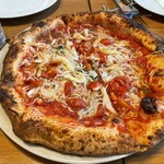 ピッツェリア トラットリア ダ オカピート - 白エビとシラスのアンチョビマリナーラ