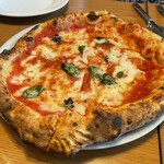 ピッツェリア トラットリア ダ オカピート - マルゲリータ