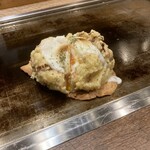 鉄板食堂BARREL - 半熟卵割ってみた