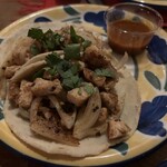 フォンダ・デ・ラ・マドゥルガーダ - TACOS DE POLLO                                                         タコス デ ポジョ