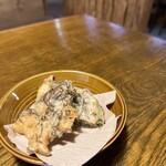 あらかきタコス - もずく天ぷら