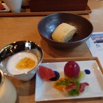 やど紫苑亭 - 熱々のだし巻き