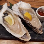 四十八漁場 - 生ガキ。新鮮で美味しい。