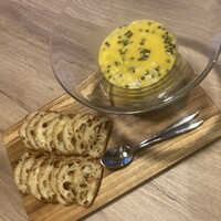 キャビア入りスクランブルエッグ