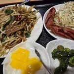 温馨 - レバニラ､付け合せ