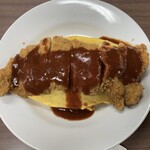 味見屋 - 30年以上前から地元の人に食べられていますが、名前の由来や発祥の店についてはいくつもの説があり、よくわかっていません。その為、正式なレシピもないので、店によって作り方も違えば、味も全く違うそうです。