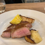 CALAMARI - ジューシーな豚肉　りんごとチーズも一緒に