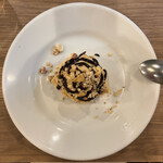 CALAMARI - 栗とヘーゼルナッツのセミフレッド　カカオのソース