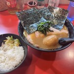 家系総本山 吉村家 - 