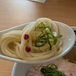 HACHI - ネギとピンクペッパーがバツグンのアクセント