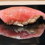 272241156 - 中トロ