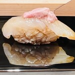 奥 - カワハギの肝乗せ