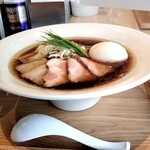 宍道湖しじみ中華蕎麦 琥珀 東京本店 - サイドビュー
