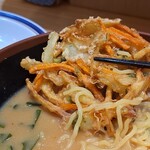 名代 富士そば - かき揚げを入れたがこれは合わんな