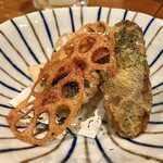みつ - 「お通し（税抜￥不明）」レンコン、小芋、ごぼうの素揚げです…