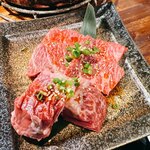 炭火焼肉 ホルモン にく式 - 