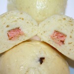 永井酒饅頭店 - 料理写真:魚まん 130円　断面