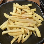 Osusume Ya Kobe Sannomiya Ten - 炸薯条 浓郁的牛肉高汤