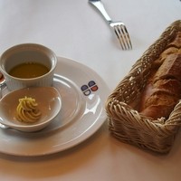 ブラッスリー ポール・ボキューズ 銀座 - ランチ: リエットは、ほんのりカレー味。
                美味しい。