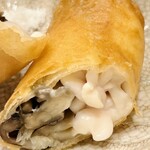 馬車道 大かわ - 外はパリパリ 中はとろフワ(*´ω`*)舞茸の旨みも合わさって最高の逸品✨