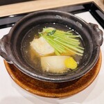 馬車道 大かわ - 淡路の鯛　蕪　お餅の入った小鍋