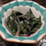 梶助 - 突き出しの金時草お浸し