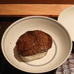 鈴田式 - 黒毛和牛ヒレ肉の飯蒸し､餅米と落花生