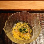 鈴田式 - 紹興酒に浸けた牡丹海老と薪焼きミニ小松菜