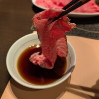 牛のいしざき - タレをつけて頂きます。