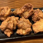 上野 - 鶏モモ肉の唐揚げ