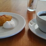 ジャズと喫茶フラニー - ブレンド「フラニー」とスイートポテト