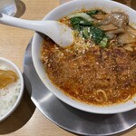 排骨担々 五ノ井 - サービスライスにザーサイ