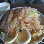 夢を語れ 鳥栖総本店 - 大ラーメン、野菜マシ、ニンニク普通、アブラ少な目