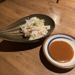 和牛とタン 焼肉 とみ - 白せんまい刺し　酢味噌添え