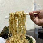 らー麺　Do・Ni・Bo - ビロビロ太麺をリフトUP⤴️