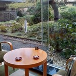 KAMEYA HOTEL - ラウンジとお庭(ウェルカムドリンク)