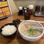 老虎苑 - かす汁定食の汁（大）@700円