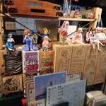きんぱぎんぱ - 店内のフィギュア