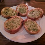 バー・タイム - ガーリックトースト