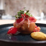 ess. - 大分県産とらふぐのフリット サフランマヨネーズとトマトのソース