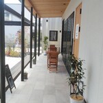 maison coffee - 入口付近