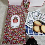 CHERIE MAISON DU BISCUIT - 後ろもちゃんとヒグチユウコさんっ!