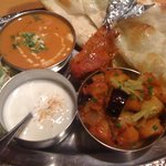 ビニータ - いろいろカレーセット（バターチキン★＆アルーベイガン★★）