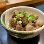 寿し辰 - 牛すじ煮付け（¥550税抜き）
      丁寧に下処理された牛すじは脂っこさがなく、薄味に仕上げられていてもう〜メチャクチャうまい！！♪(●´д｀●´д｀●´д｀●)♡